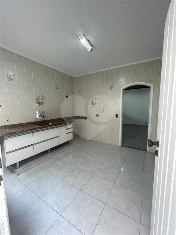 Sobrado à venda com 6 quartos, sendo 3 suítes,  em Dos Casa, São Bernardo do Campo, SP