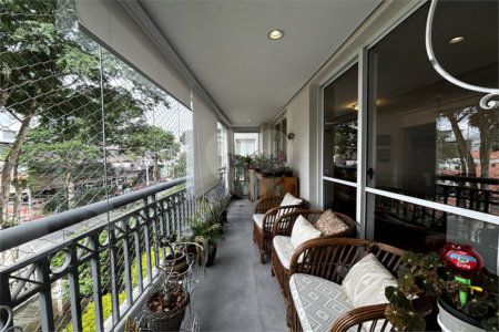 Apartamento para alugar com 3 suítes em Vila Romana, São Paulo, SP