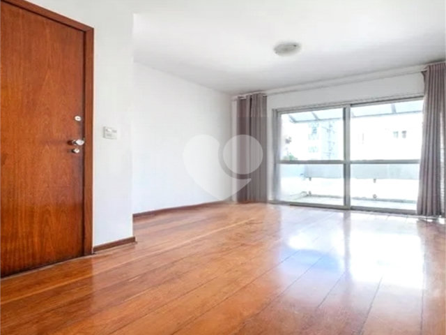 Apartamento à venda com 3 quartos, sendo 1 suíte,  em Jardim América, São Paulo, SP