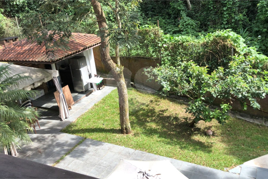 Casa à venda com 3 quartos, sendo 1 suíte,  no condomínio Alpes da Cantareira, Mairiporã - SP