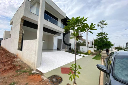 Casa à venda com 3 quartos, sendo 2 suítes, no condomínio Chacara Ondina, Sorocaba - SP