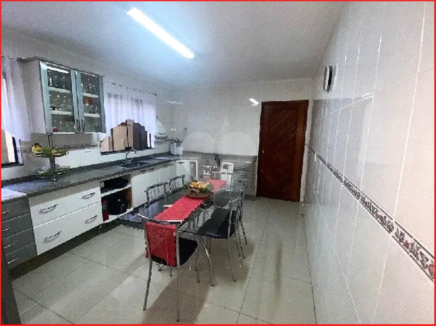 Sobrado à venda com 3 quartos, sendo 1 suíte, em Vila Nivi, São Paulo, SP
