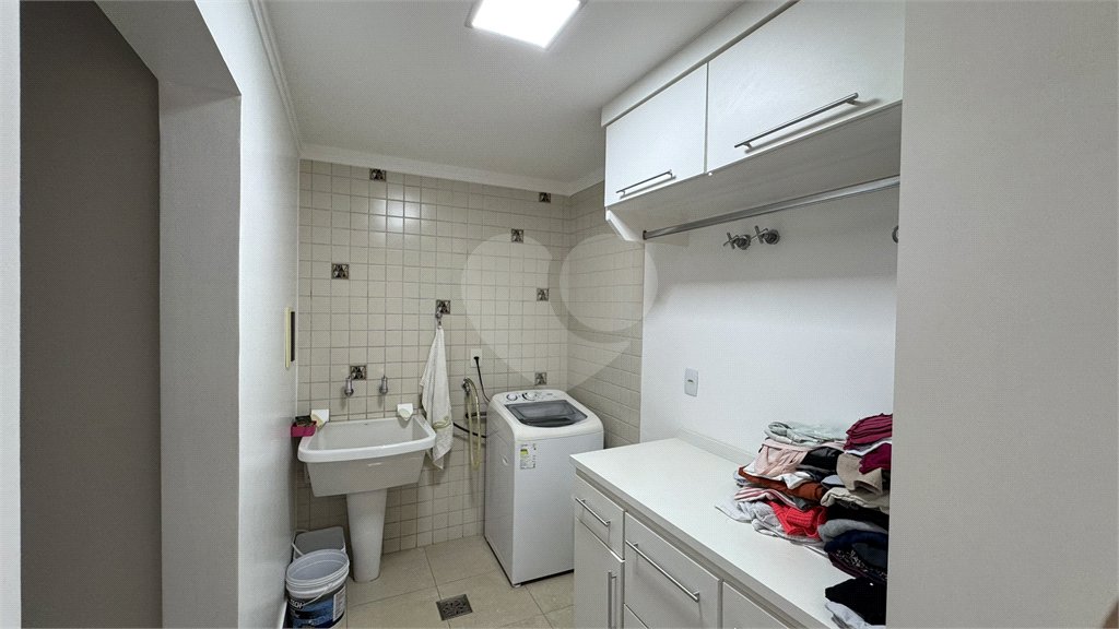 Casa à venda com 3 suítes no condomínio Residencial Delle Stelle, Louveira - SP