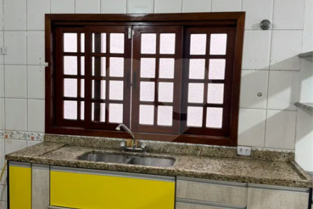 Sobrado à venda ou para alugar com 3 suítes em Vila Sônia, São Paulo, SP