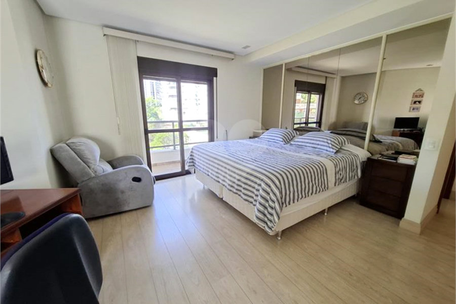 Apartamento, a venda, com 300m² de área privativa, 4 suítes, 4 vagas - Santana / SP