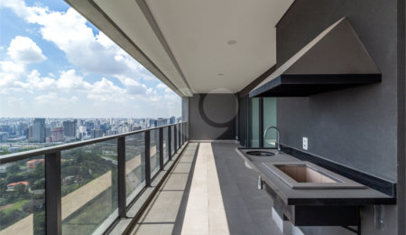 Apartamento à venda ou para alugar com 4 quartos, sendo 3 suítes,  em Jardim Morumbi, São Paulo, SP