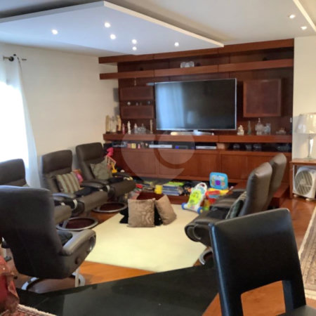 Apartamento na Mooca com 244 metros