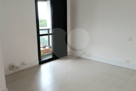 APARTAMENTO NO CAMPO BELO 137M² 3 DORMITÓRIOS