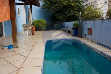 Sobrado à venda com 4 quartos, sendo 1 suíte, em Jardim Ester Yolanda, São Paulo - SP