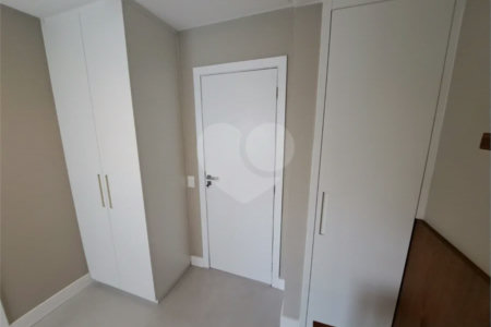 Apartamento mobiliado de 85 m² no Itaim Bibi | 3 dormitórios, 1 suíte e 1 vaga