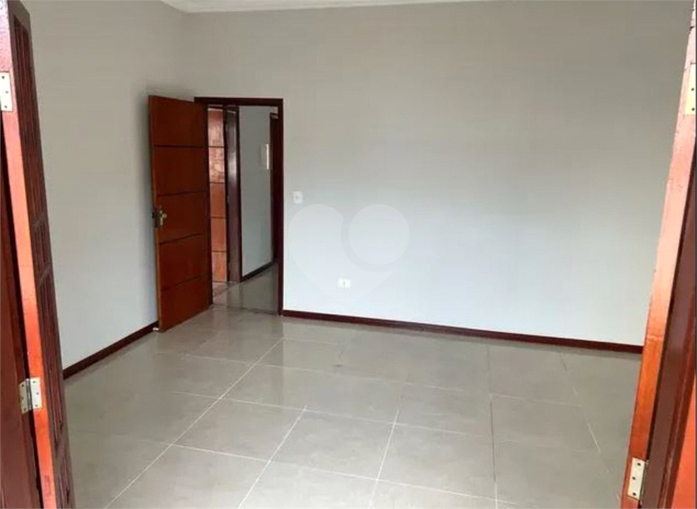 CASA A VENDA 420M², 5 DORMITORIOS, 4 BANHEIROS, 2 VAGAS, BAIRRO JARDIM PARAISO- SÃO JOSÉ DOS CAMPOS/