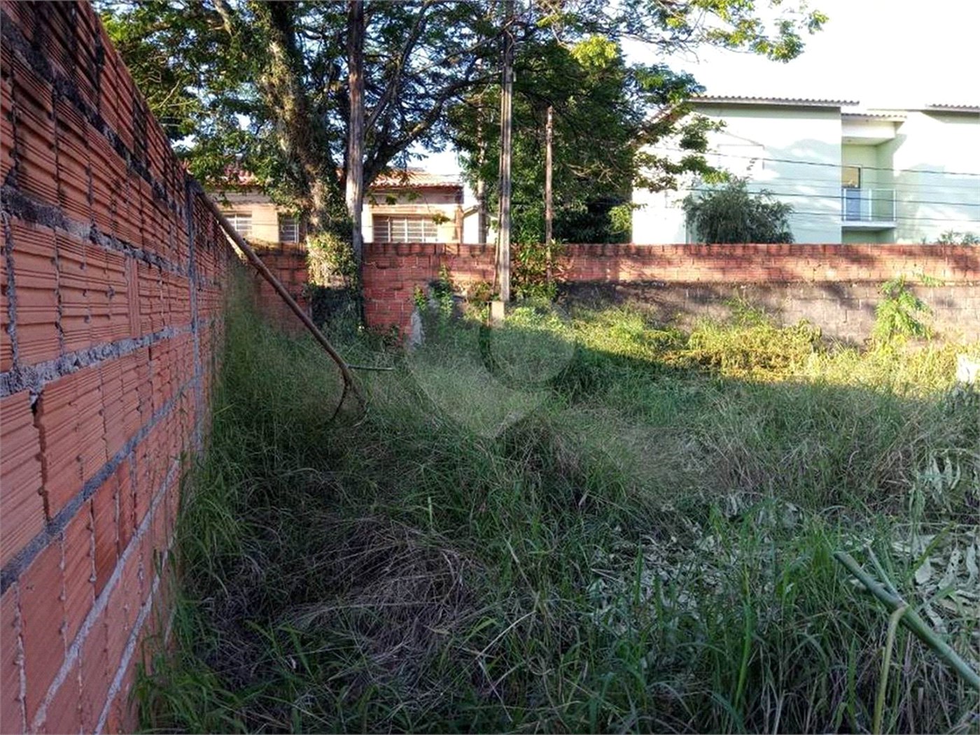 Terreno com 942,00 m² .