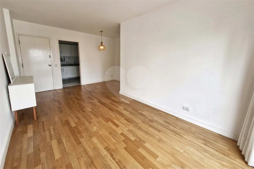 ÓTIMO APARTAMENTO 76 m² ÚTEIS REFORMADO 1 VAGA DE GARAGEM