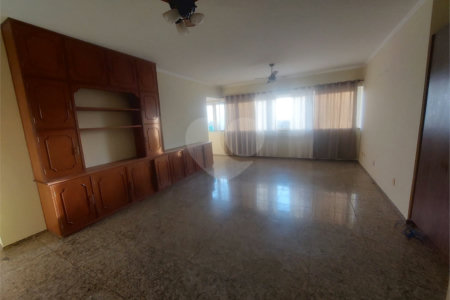 Apartamento Edifício Roberto Martinez .