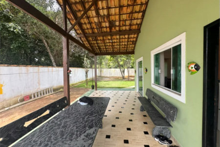 Casa à venda ou para alugar com 2 quartos, sendo 1 suíte,  em Caravelas, Armação dos Búzios, RJ