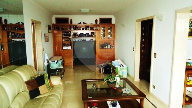 Apartamento, 3 quartos e 2 vagas de garagem