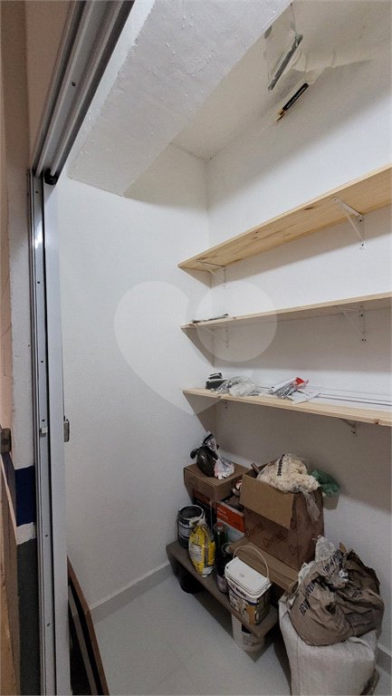 Apartamento de 2 quartos mobiliado à venda no Paraíso