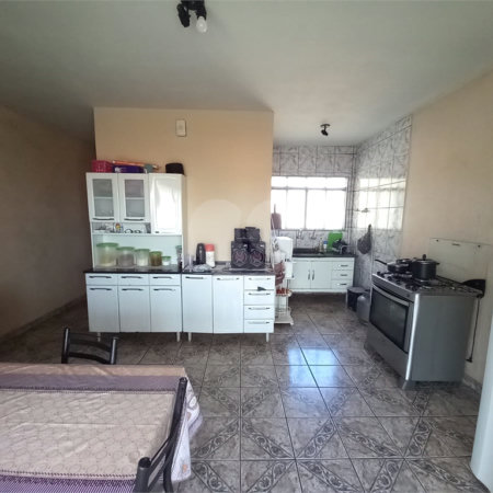 Sobrado com 3 dormitórios.