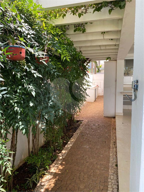 Casa à Venda de 4 dormitórios suítes em São Carlos, no Condomínio Damha I