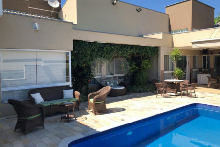 Casa à venda com 5 suítes no condomínio Terras de Mont Serrat, Salto - SP