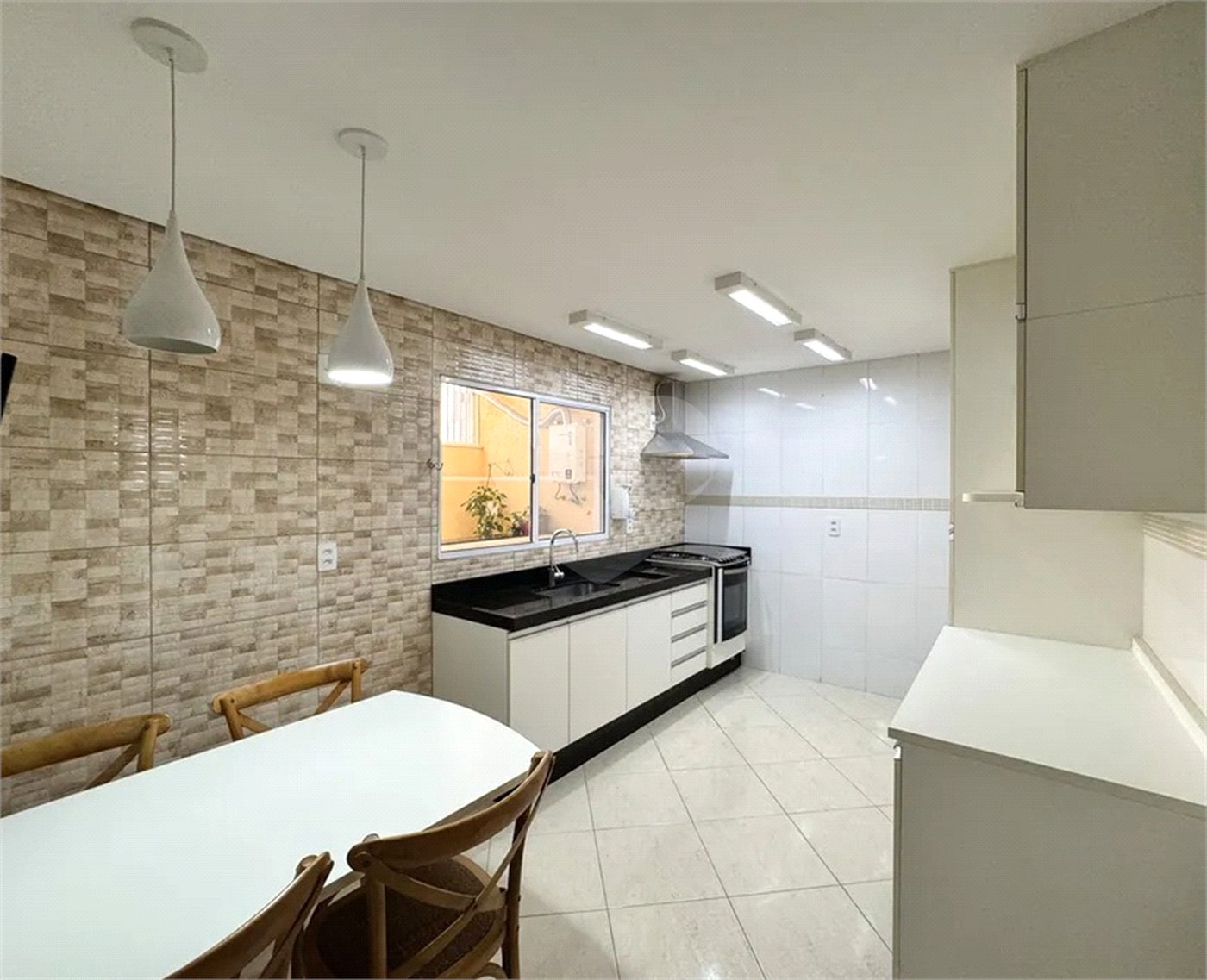 Casa à venda com 3 suítes em Água Fria, São Paulo, SP