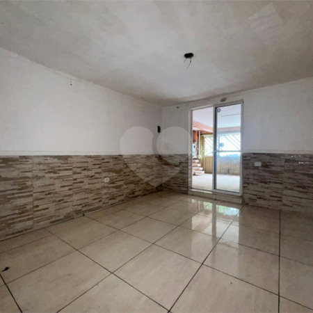 Sobrado à venda com 2 quartos em Vila Antonieta, São Paulo, SP