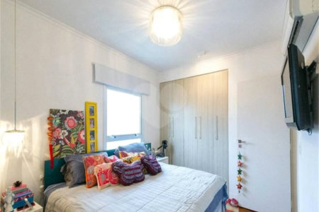 Apartamento à venda com 2 quartos, sendo 1 suíte, em Vila Olímpia, São Paulo, SP