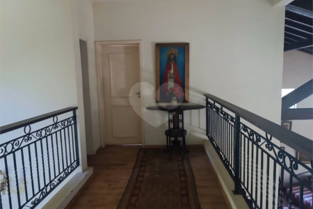 Casa à venda com 4 quartos, sendo 3 suítes, no condomínio Patrimônio do Carmo, São Roque - SP