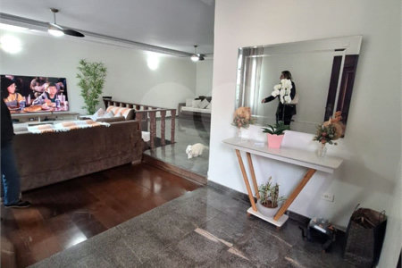 Sobrado à venda com 4 quartos, sendo 1 suíte, em Jardim Leonor Mendes de Barros, São Paulo, SP