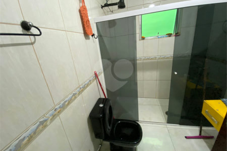 Sobrado à venda com 4 quartos em Jardim Santa Luzia de Poa, Itaquaquecetuba, SP