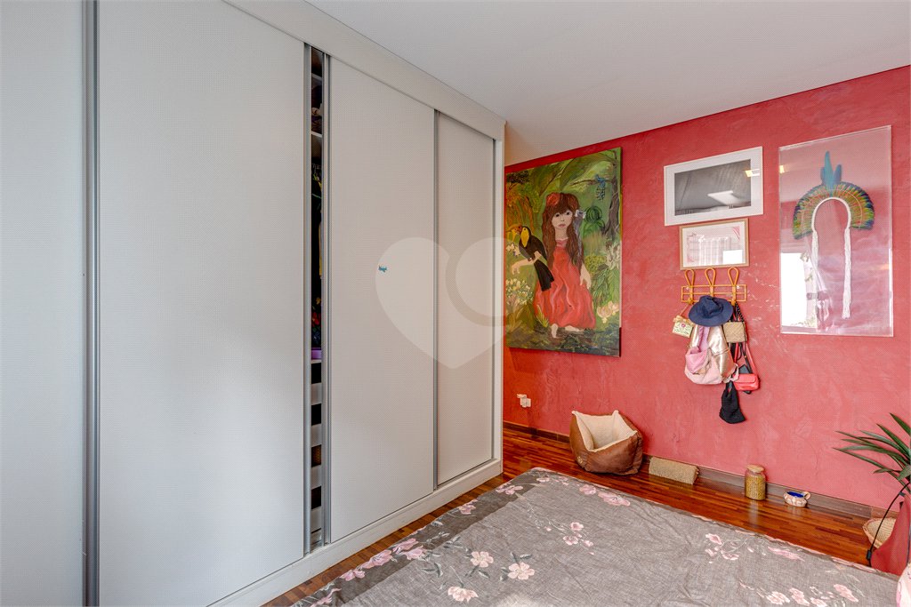 Casa à venda com 4 suítes no condomínio Residencial Canumã, São Paulo - SP