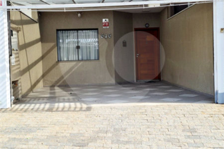Sobrado à venda com 3 quartos, sendo 1 suíte,  em Jardim Leocádia, Sorocaba, SP