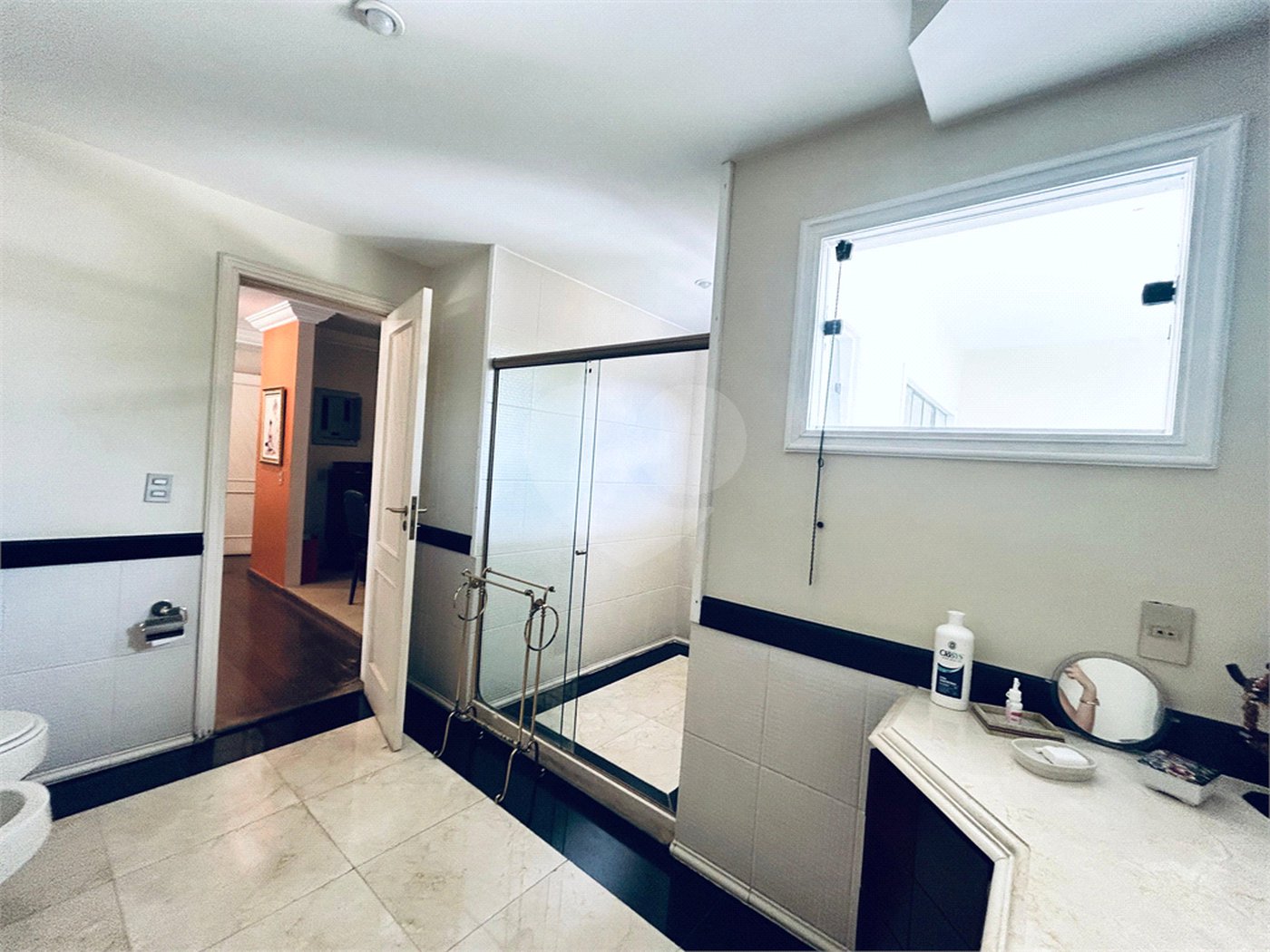 Casa à venda com 8 quartos, sendo 7 suítes, em Barra da Tijuca, Rio de Janeiro, RJ