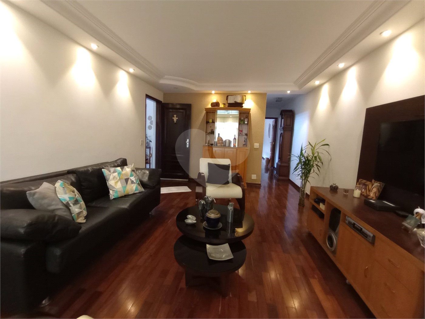 Sobrado à venda com 4 quartos, sendo 1 suíte,  em Jardim Prudência, São Paulo, SP