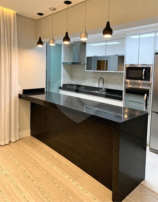 Apartamento à venda no Condomínio Family Garden, Chácara Inglesa, SBC, com 127 m², 3 suítes, varanda gourmet com churrasqueira a carvão, móveis planejados, ar-condicionado, 2 vagas cobertas e lazer completo.