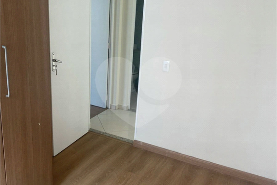 Apartamento à venda com 2 quartos, sendo 1 suíte, em Parque Maria Domitila, São Paulo, SP