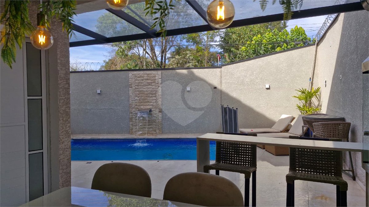 Casa à venda com 3 quartos, sendo 1 suíte, em Jardim Colonial, Atibaia, SP