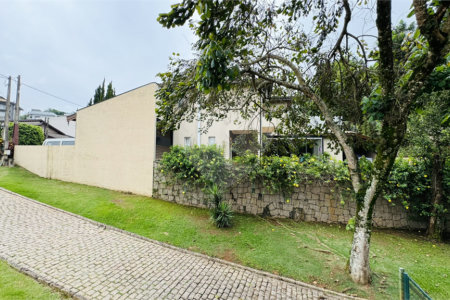 Casa à venda com 3 suítes no condomínio Residencial Delle Stelle, Louveira - SP