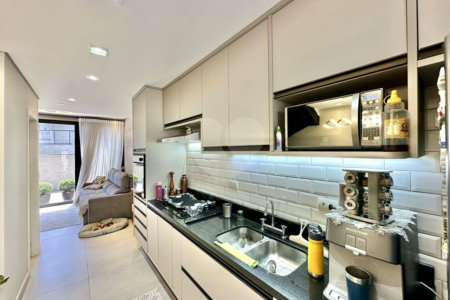 Casa à venda com 2 suítes no condomínio Gran Loft, Cotia - SP