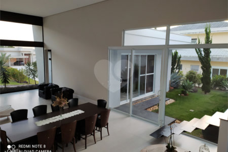 Casa à venda com 3 suítes no condomínio Jardim Primavera, Louveira - SP