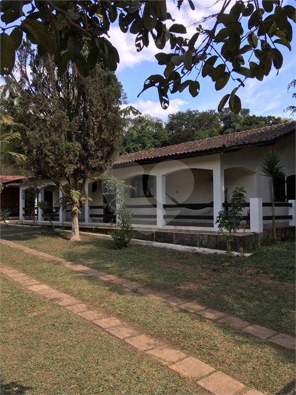 Chácara à venda com 4 quartos em Pirucaia, Mairiporã, SP