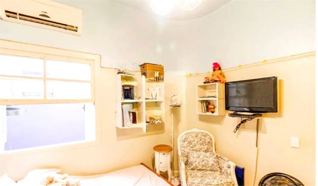 Sobrado à venda com 4 quartos, sendo 1 suíte, em Vila Cordeiro, São Paulo, SP