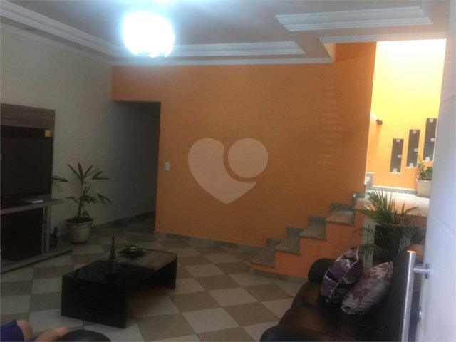 Sobrado à venda com 4 quartos, sendo 1 suíte,  em Vila Maria, São Paulo, SP