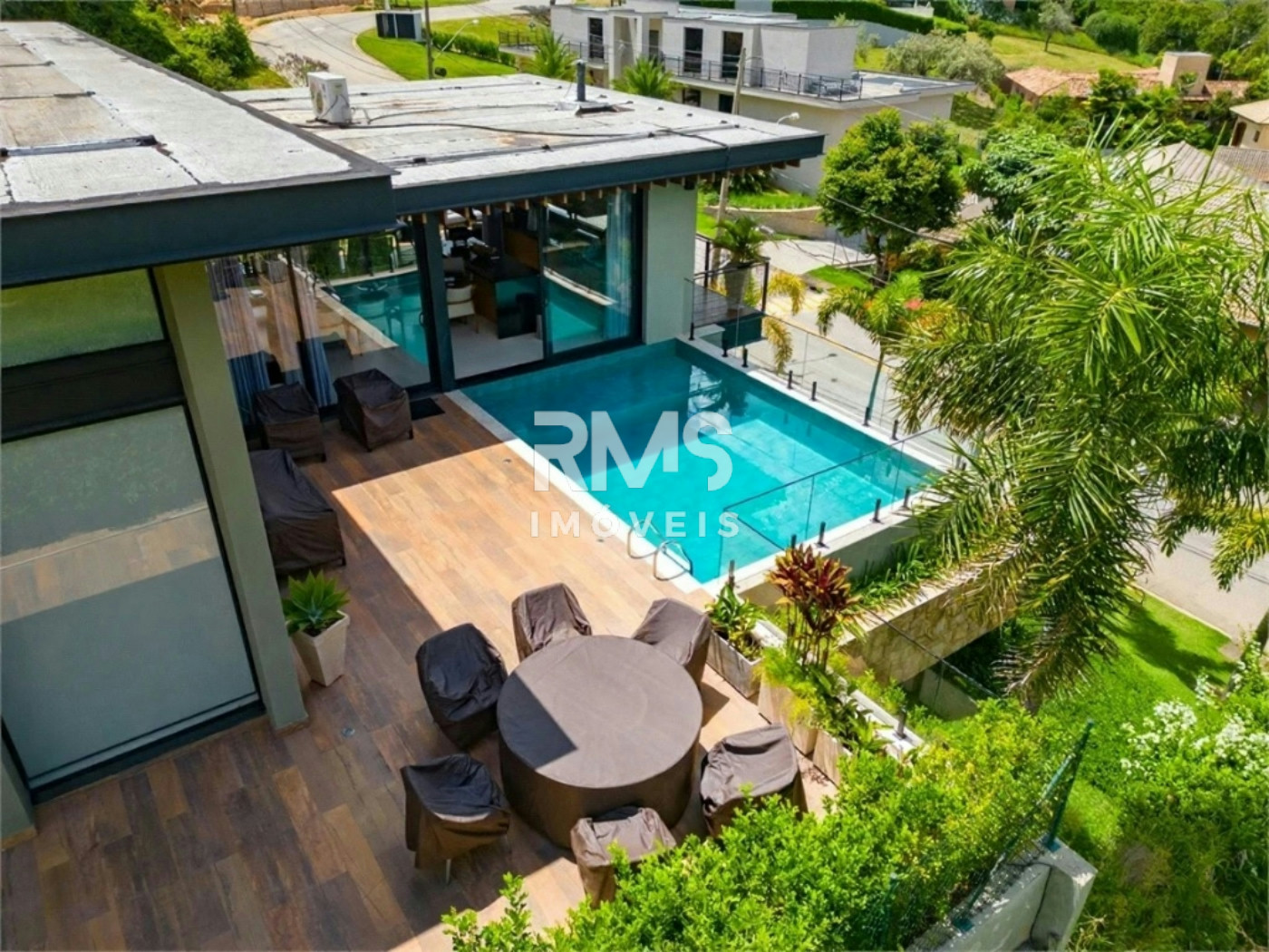 Casa à venda com 5 suítes no condomínio Plaza Athenee, Itu - SP