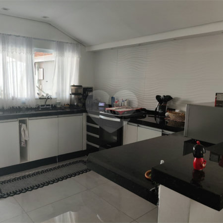 Casa Térrea à venda com 4 quartos, sendo 1 suíte,  em Vila Esperança, Atibaia, SP