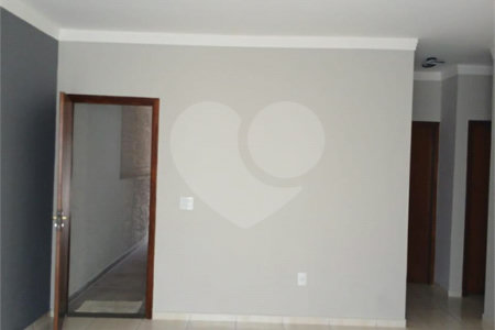 Casa de Vila à venda com 3 quartos, sendo 1 suíte, em Jardim Wanel Ville V, Sorocaba, SP