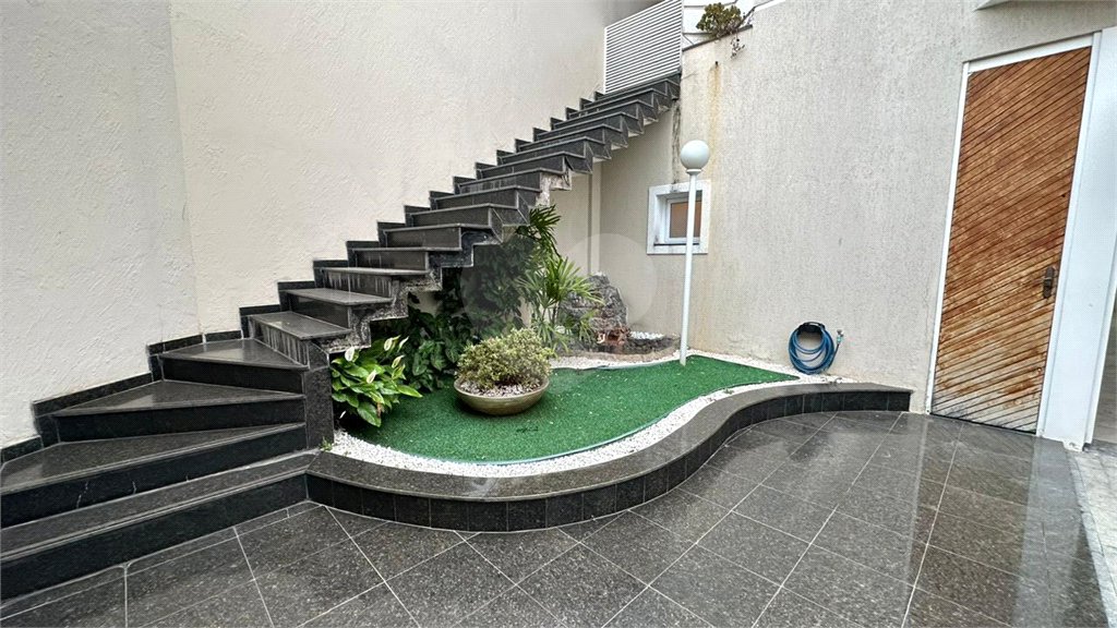 Casa à venda com 4 quartos, sendo 3 suítes, em Vila Galvão, Guarulhos, SP