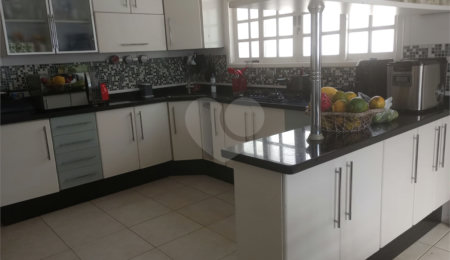 Sobrado à venda com 4 quartos, sendo 3 suítes,  em Barro Branco (zona Norte), São Paulo, SP