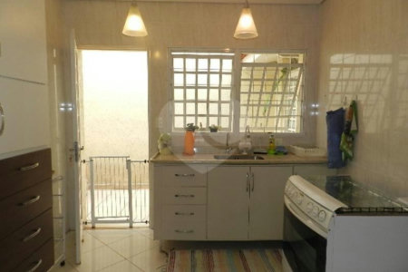 Casa de Vila à venda com 3 quartos, sendo 1 suíte, em Brooklin Novo, São Paulo, SP