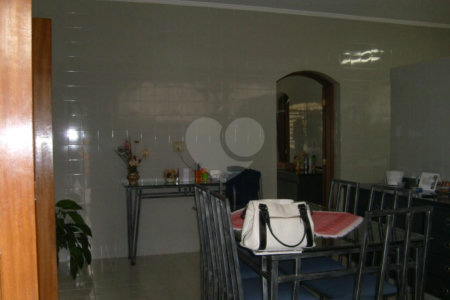 Casa à venda ou para alugar com 4 quartos, sendo 2 suítes,  no Centro, Vinhedo, SP